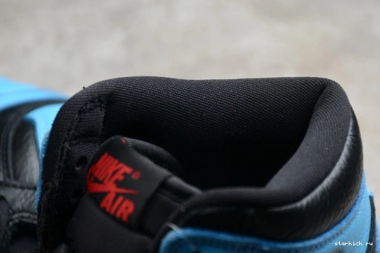 1 To Air CD0461-046 UNC Jordan Chicago CD0461-046 0424